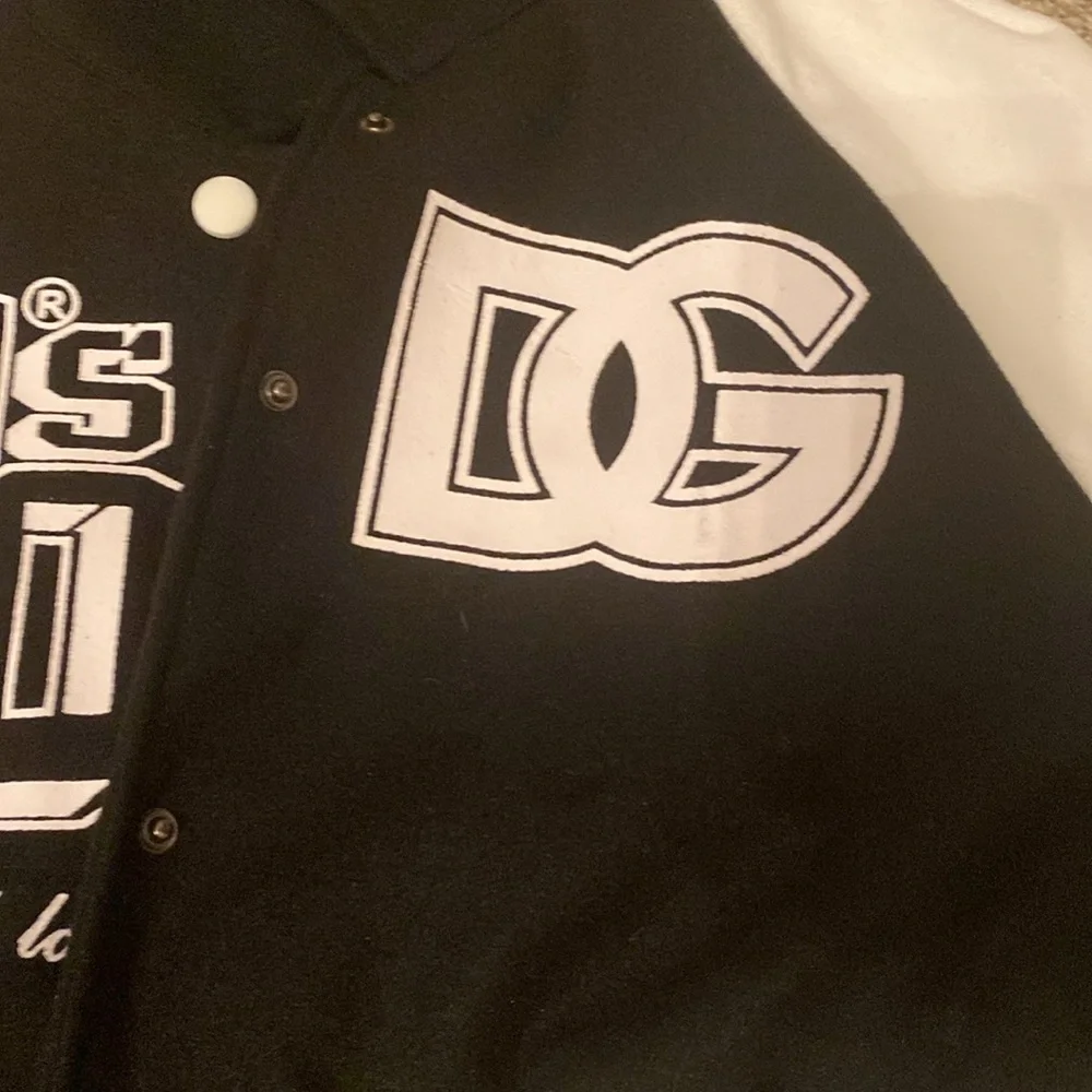 Woman’s jacket - Picture 3 of 7